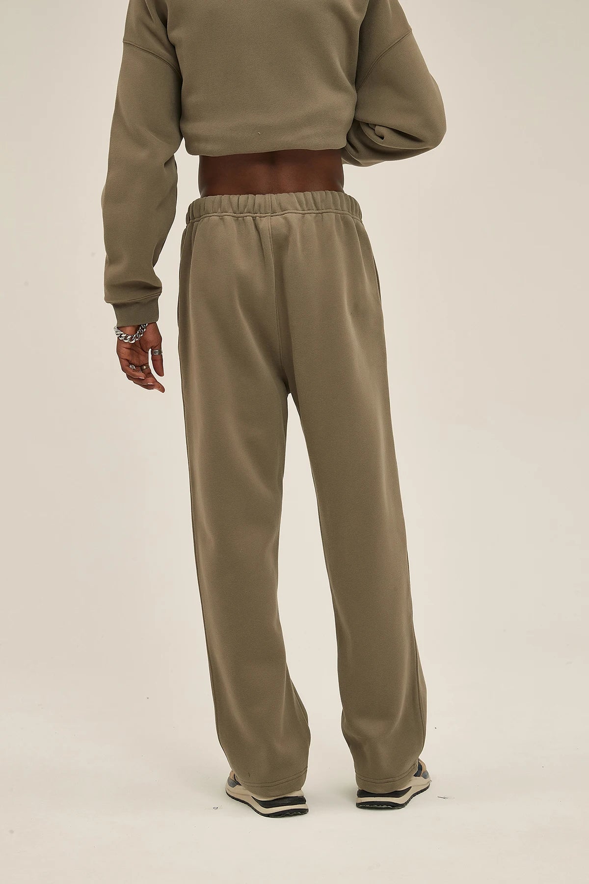 Straight-lined, Cashmere, solid color sweatpants