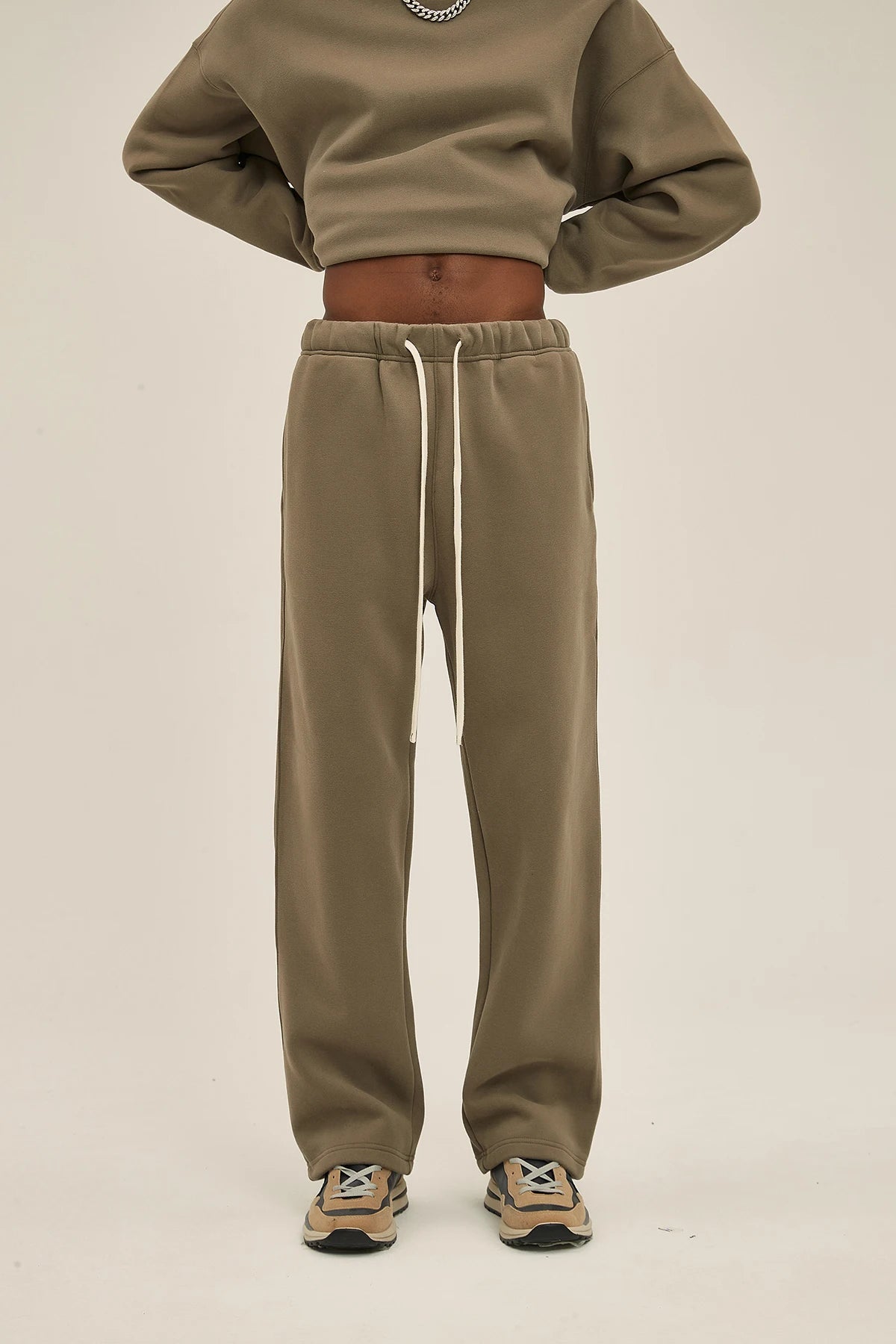 Straight-lined, Cashmere, solid color sweatpants