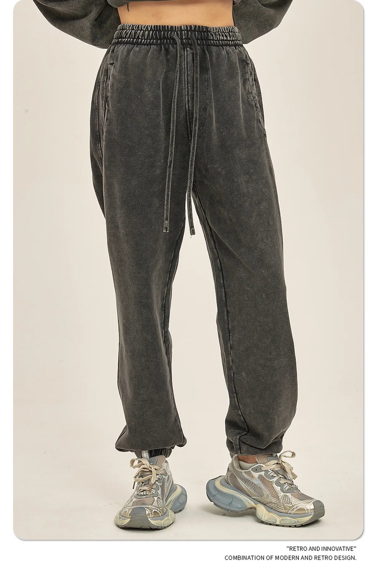 Batik worn sweatpants