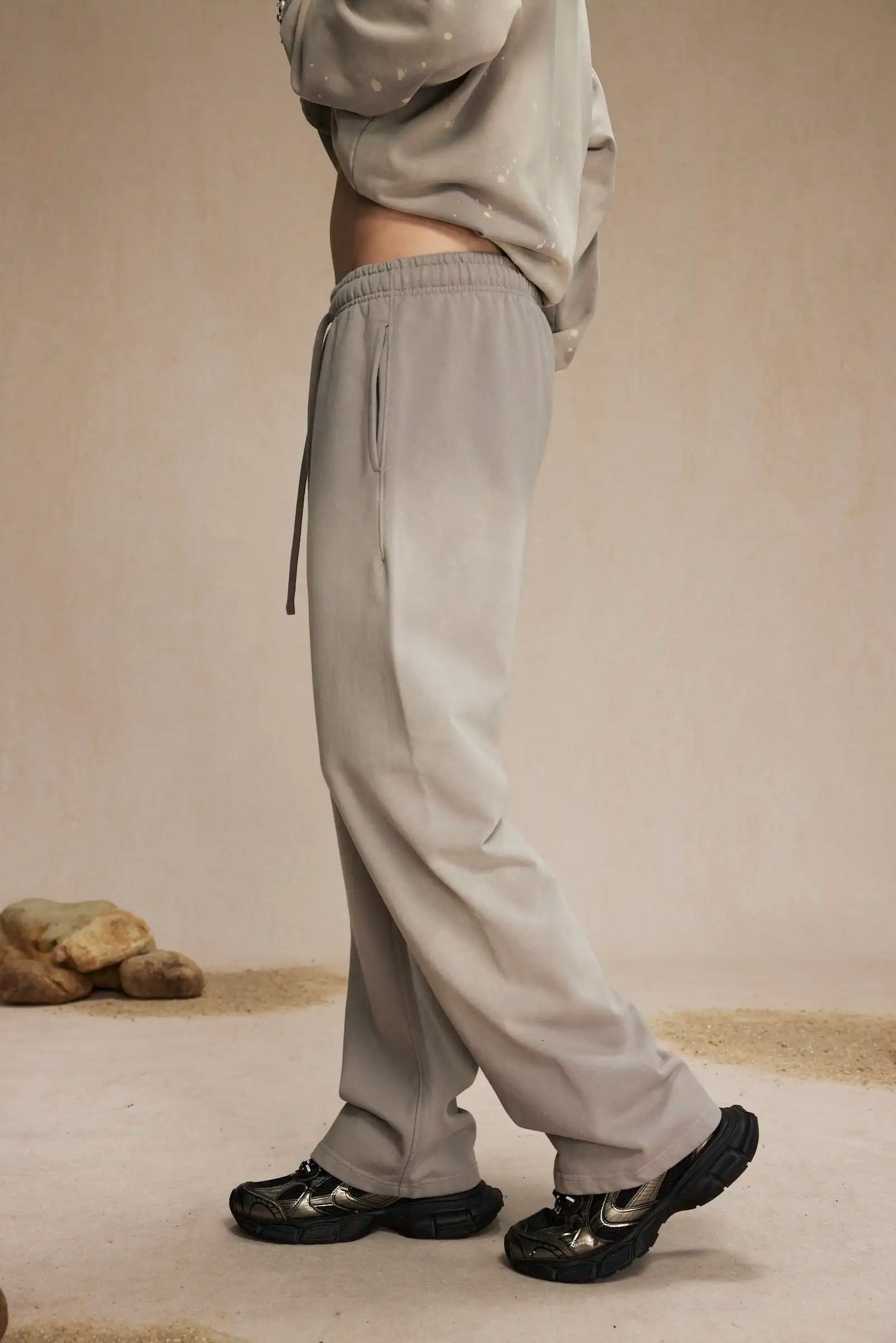 Spray-dyed sweatpants