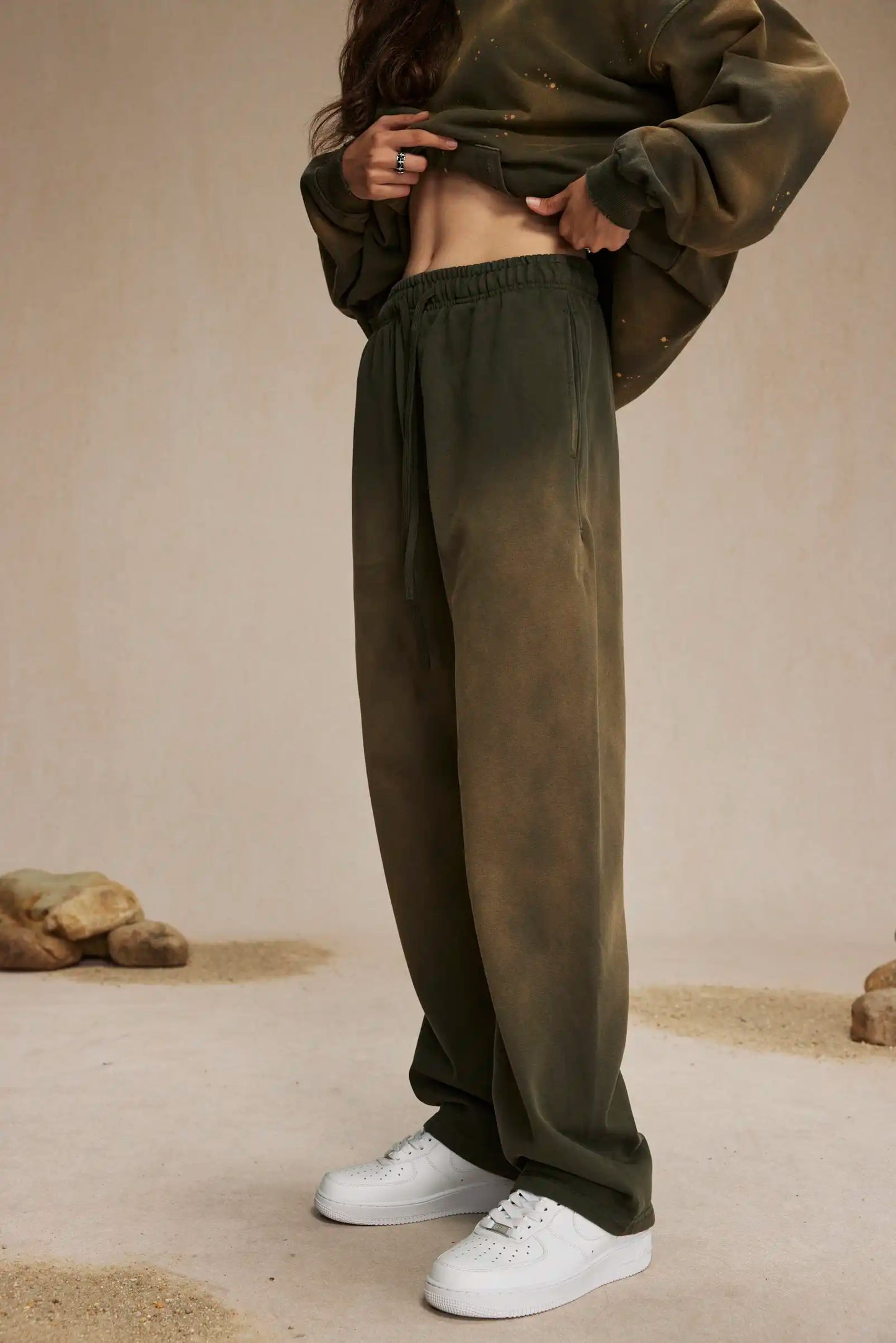 Spray-dyed sweatpants