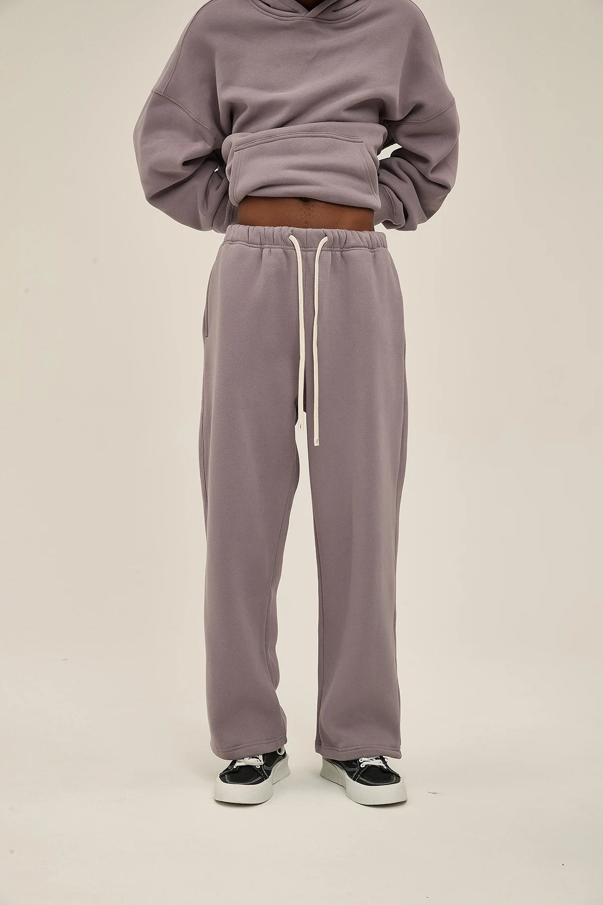 Straight-lined, Cashmere, solid color sweatpants