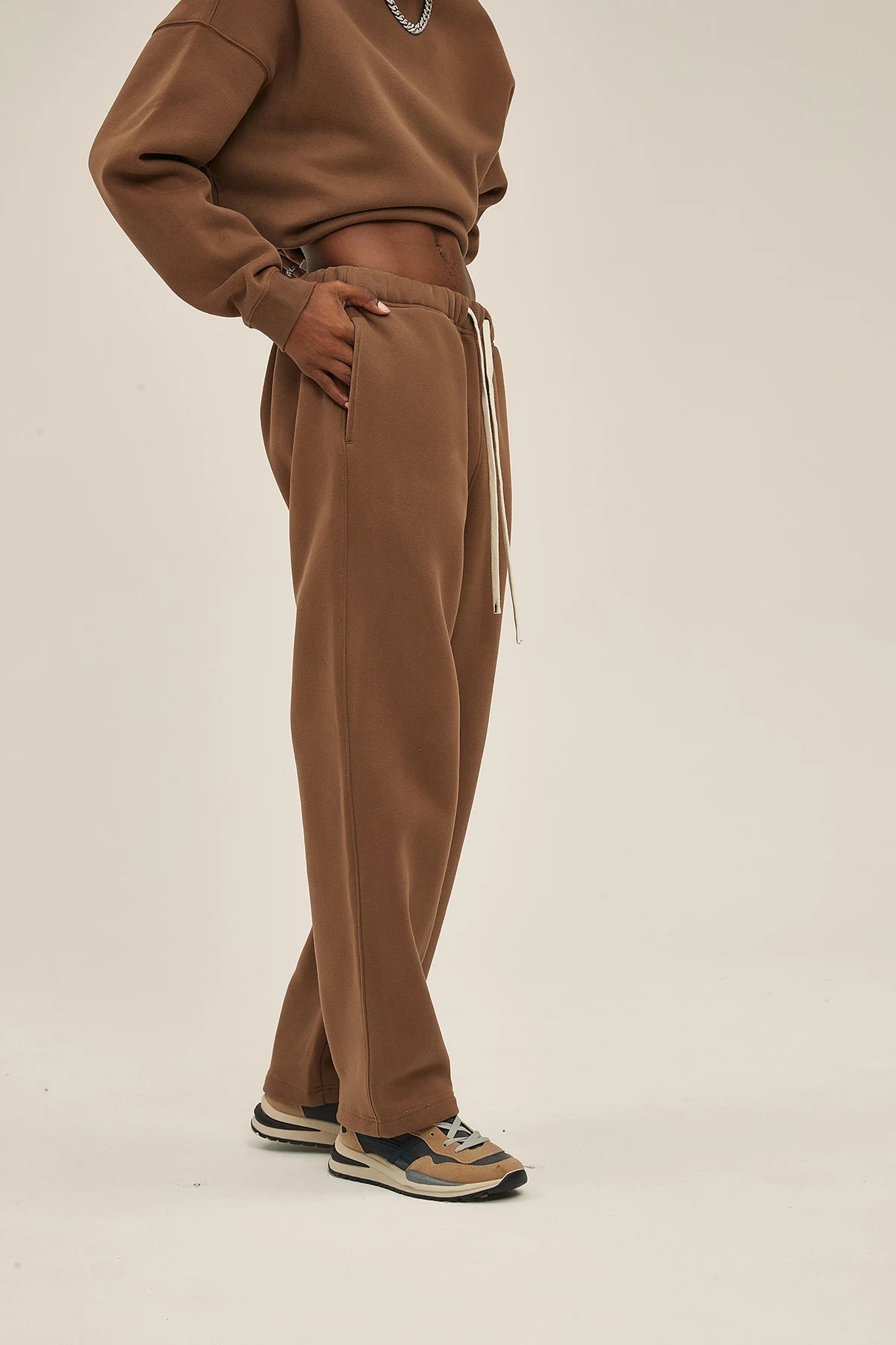 Straight-lined, Cashmere, solid color sweatpants