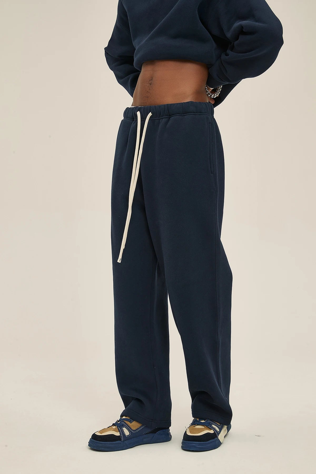 Straight-lined, Cashmere, solid color sweatpants