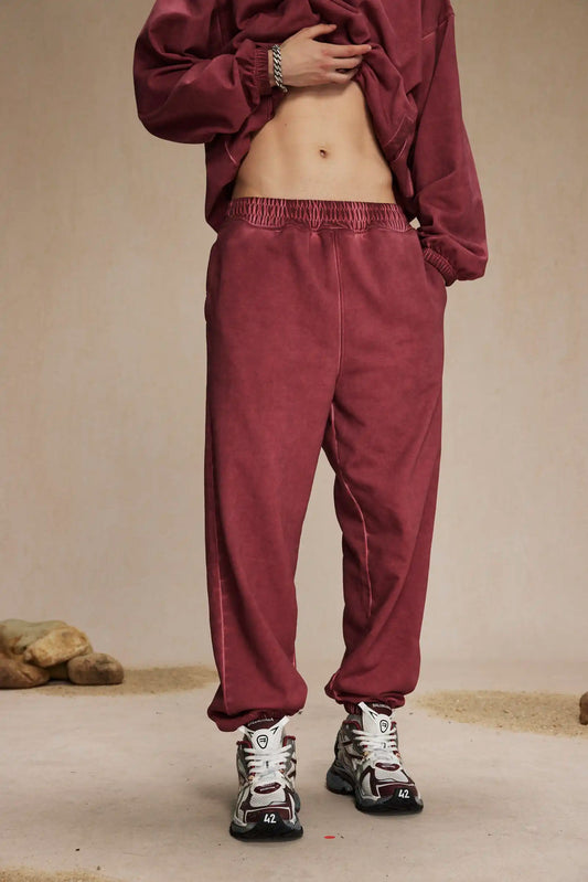 Wash sweatpants with dirty dye